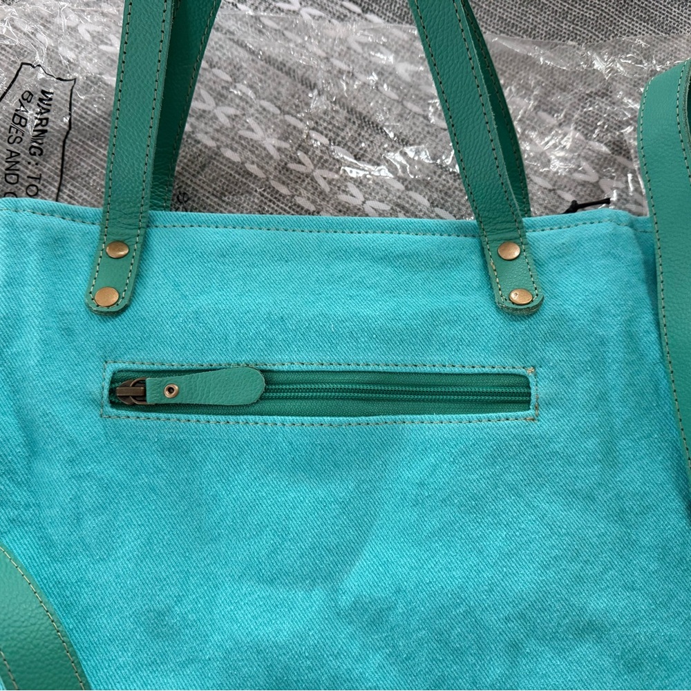 - Myra Turinna Springs Shoulder Bag - Picture 7 of 10